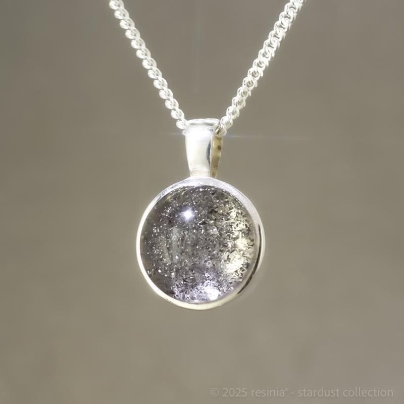 Kallisto – 925 Silber Anhänger mit Meteoritenstaub, rund 12 mm – Bild 9