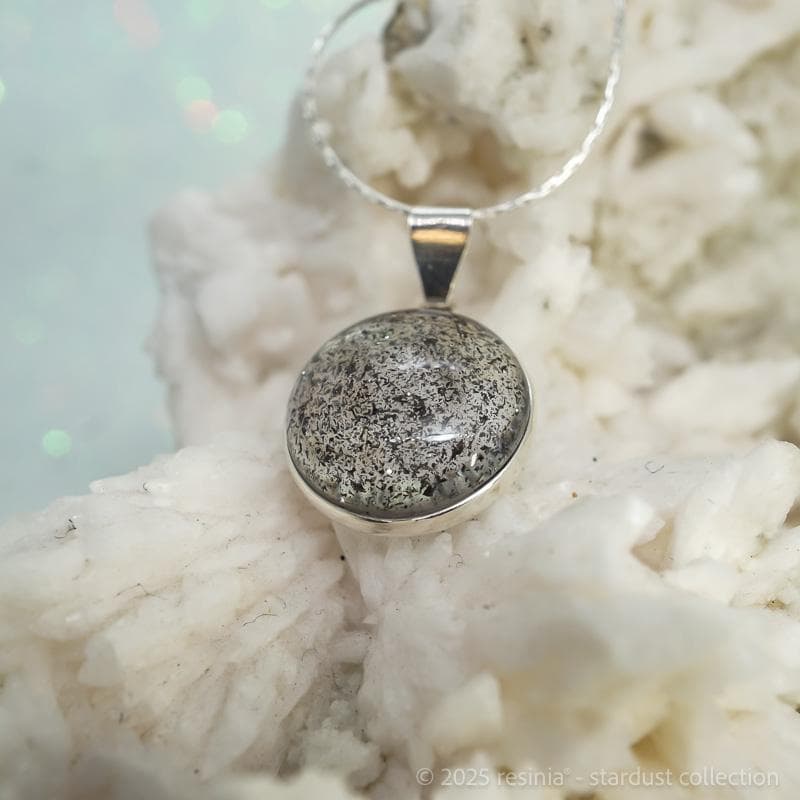 Amulett Neptun – Transparente Fassung mit Meteoritenstaub, 925 Silber – Bild 8