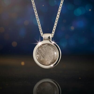 Amulett Saturn S – Muonionalusta Meteorit mit Widmanstätten-Struktur, 925 Silber