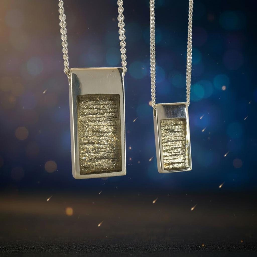 Amulett Monolith S – Rechteckiges Amulett mit Meteoritenstaub, 925 Silber – Bild 8