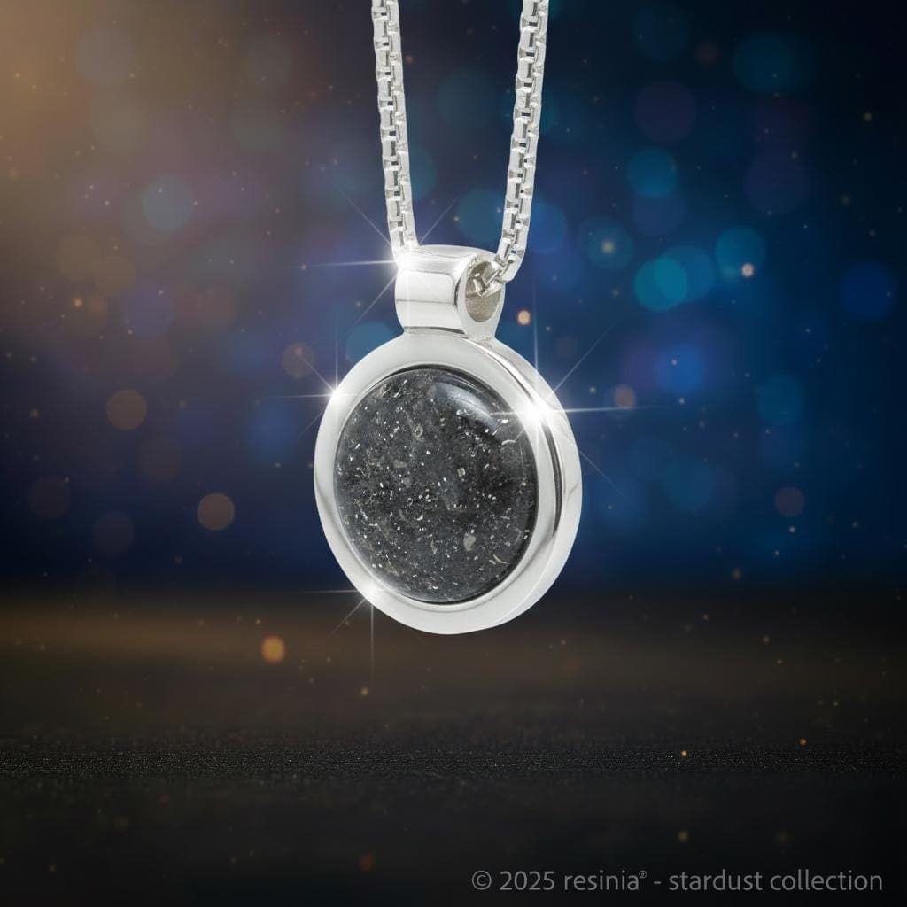 Amulett Saturn S – Meteoritschmuck mit Sternenstaub, 925 Silber